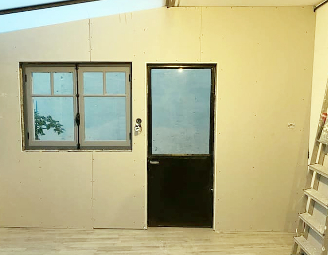 Isoler avec la menuiserie DJC